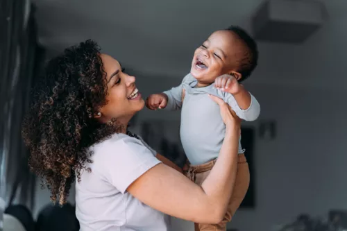 Hygiène et soin du bébé, les gestes essentiels à connaître